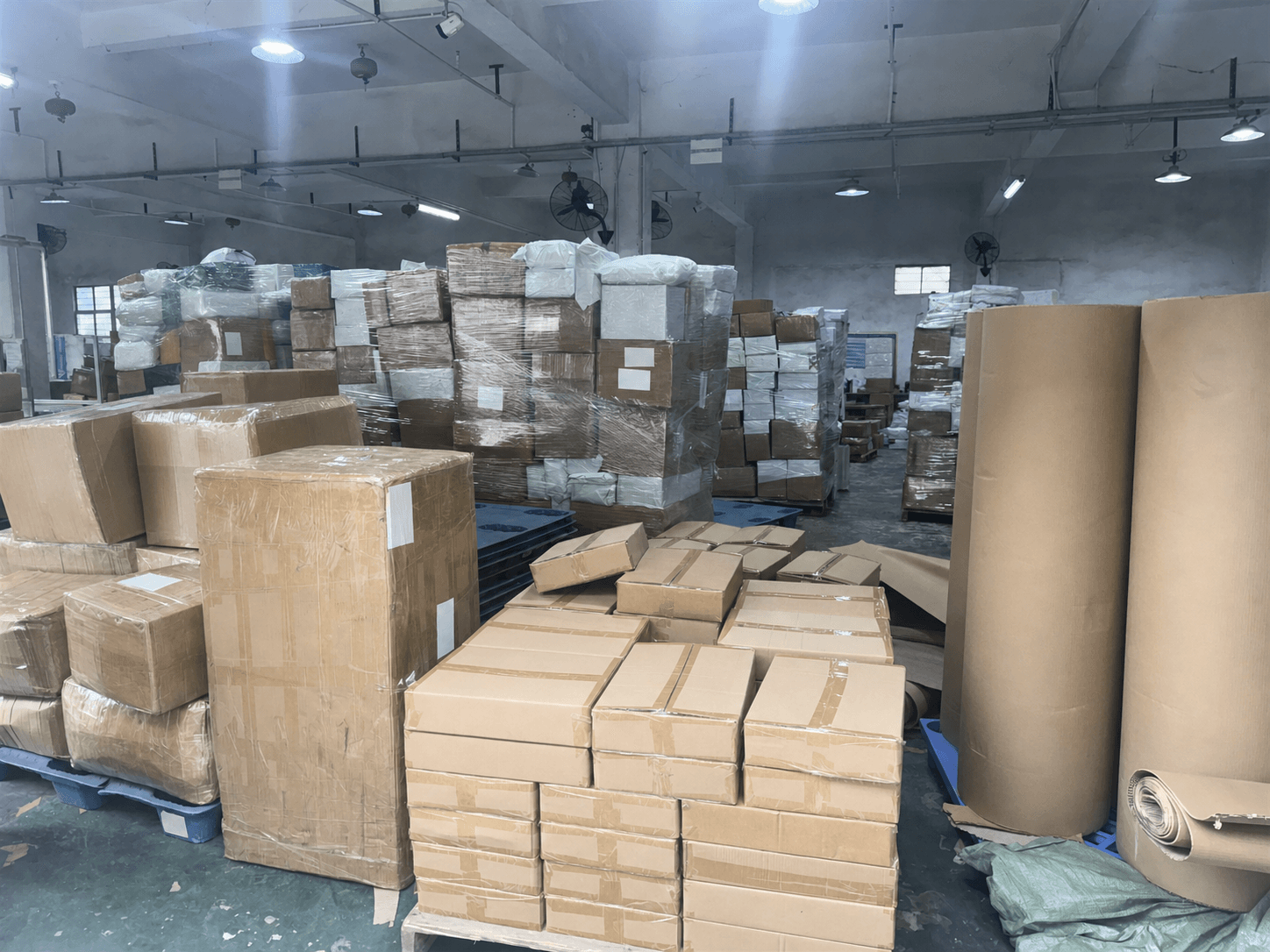 云集深圳仓库出库区现场
